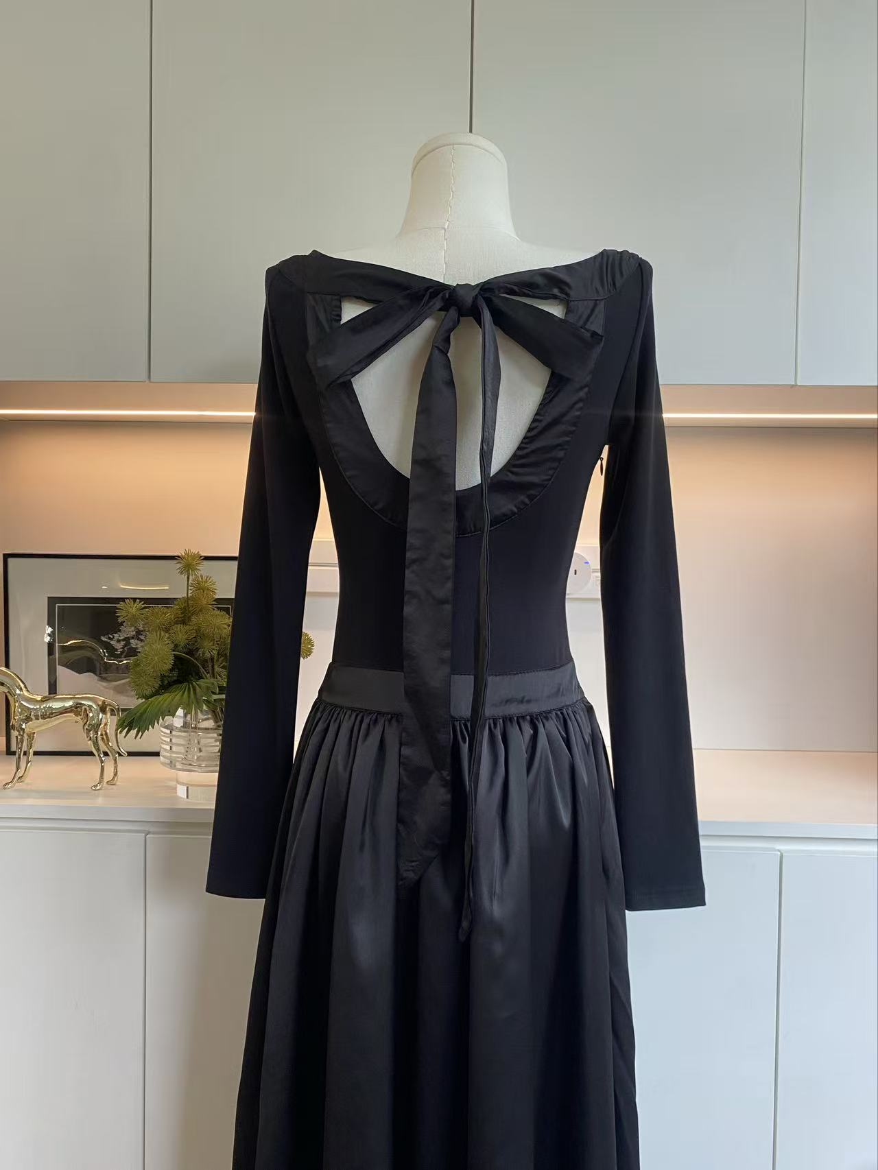 1756377387281_O24EL1