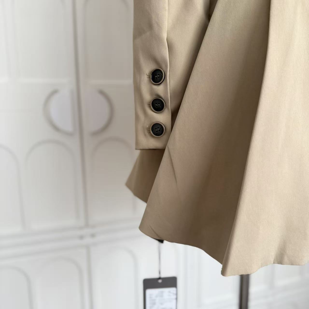 1756316338070_zxHUdE