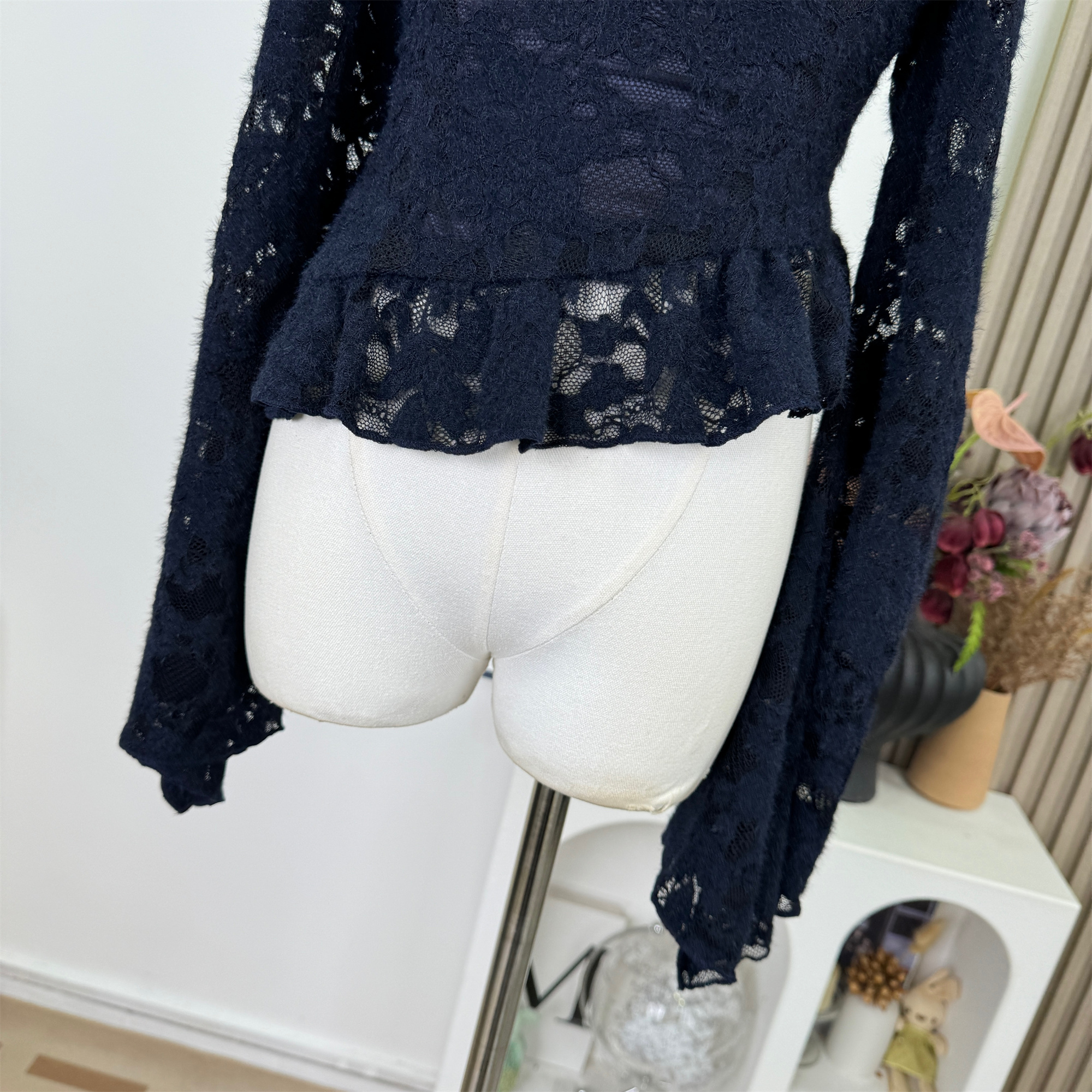 1757923938270_AAJ83L