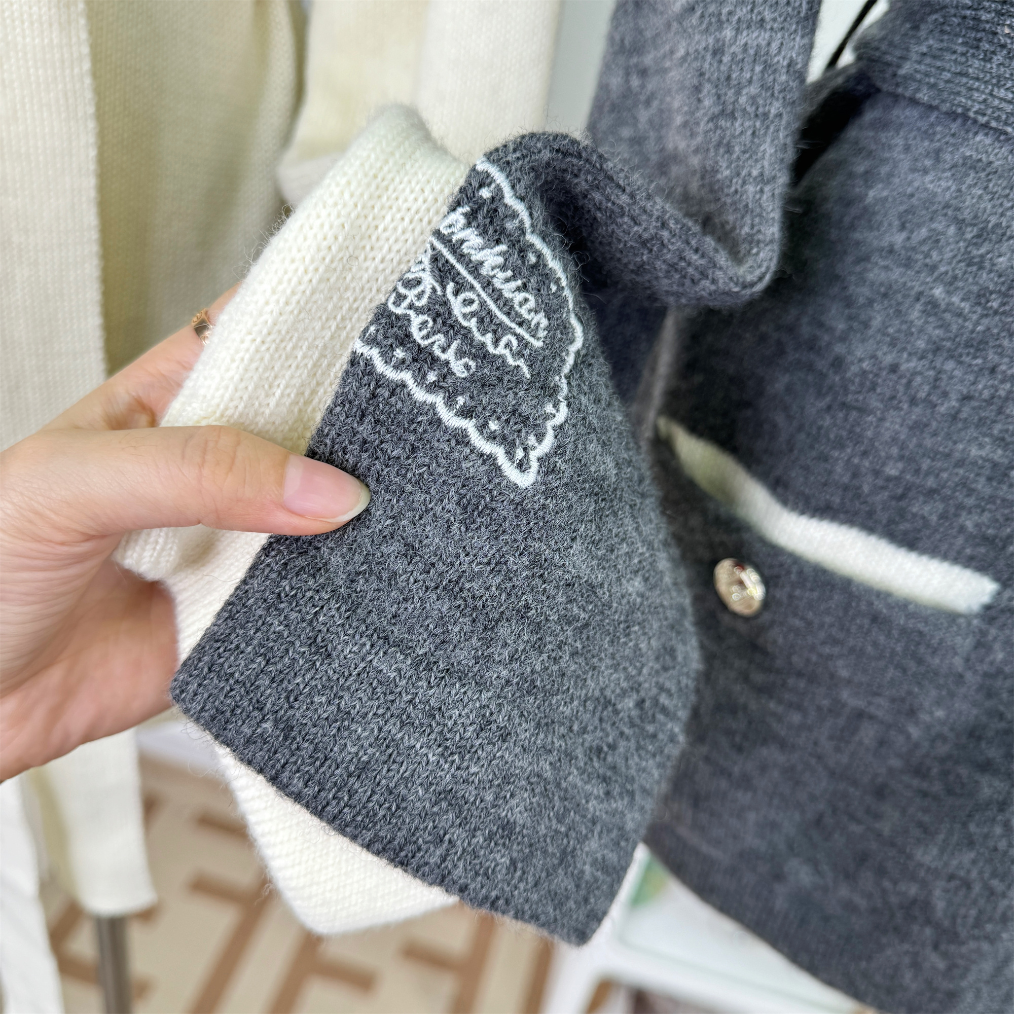 1757312062639_LUdXpv