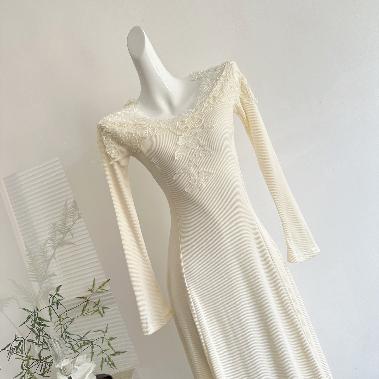 1759588209302_M9nSN4