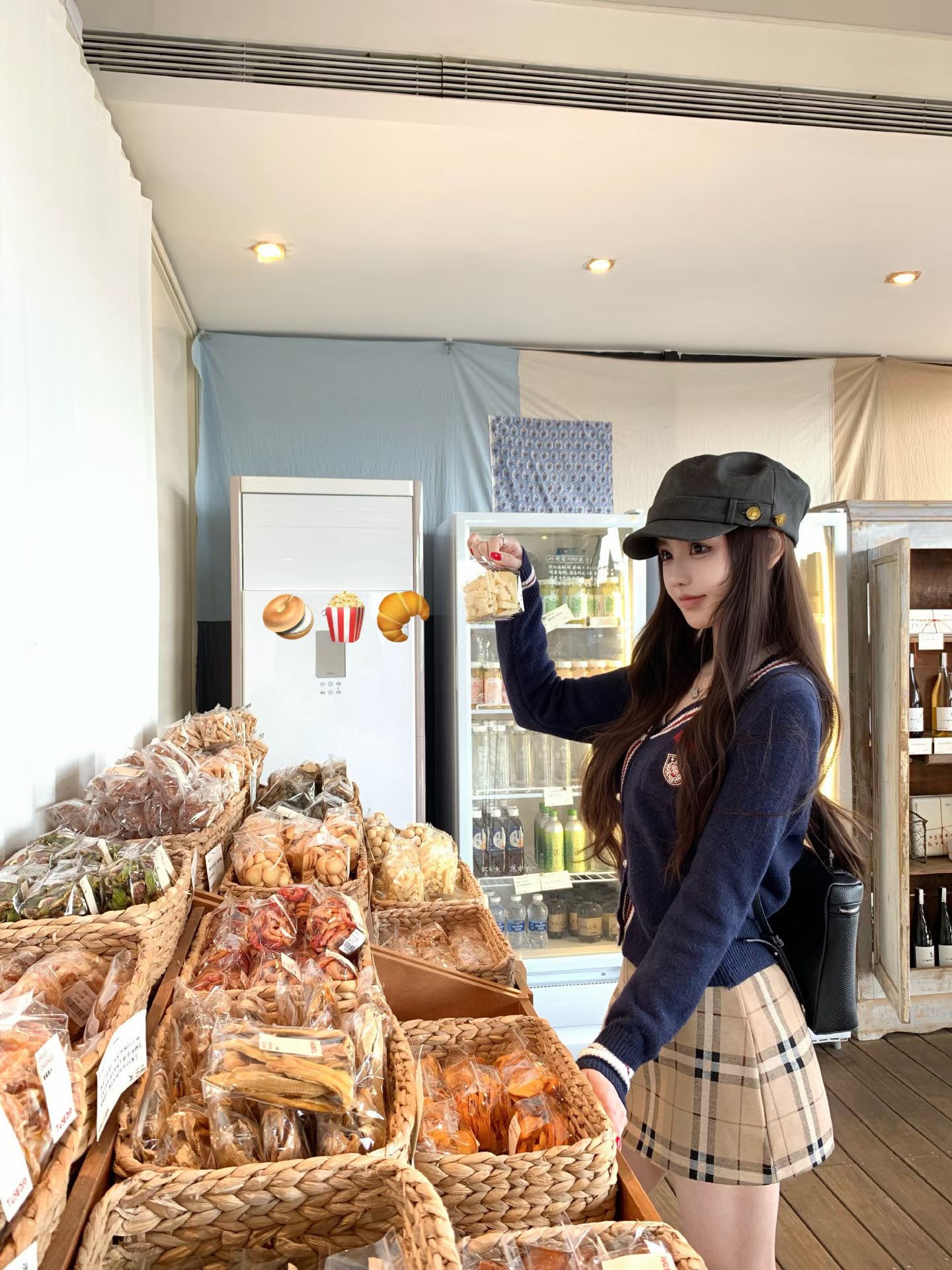 mmexport1764414427582