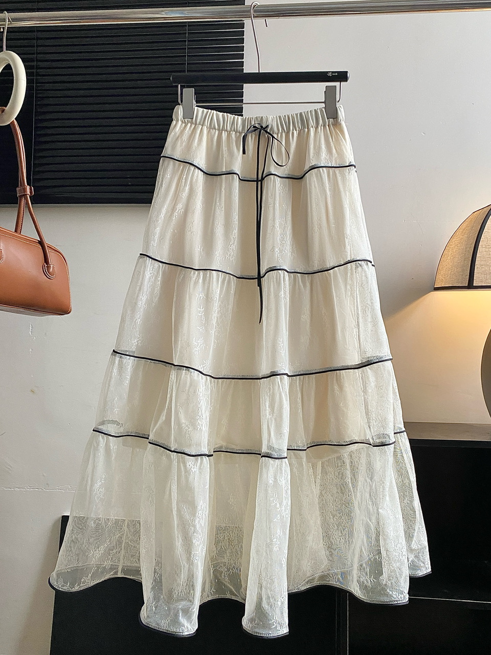 1762988075641_OGHVua