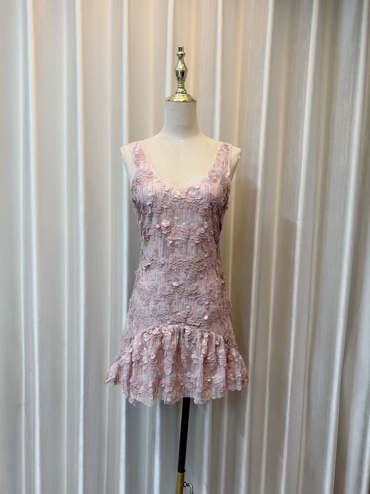 1765301747675_qAQBBC