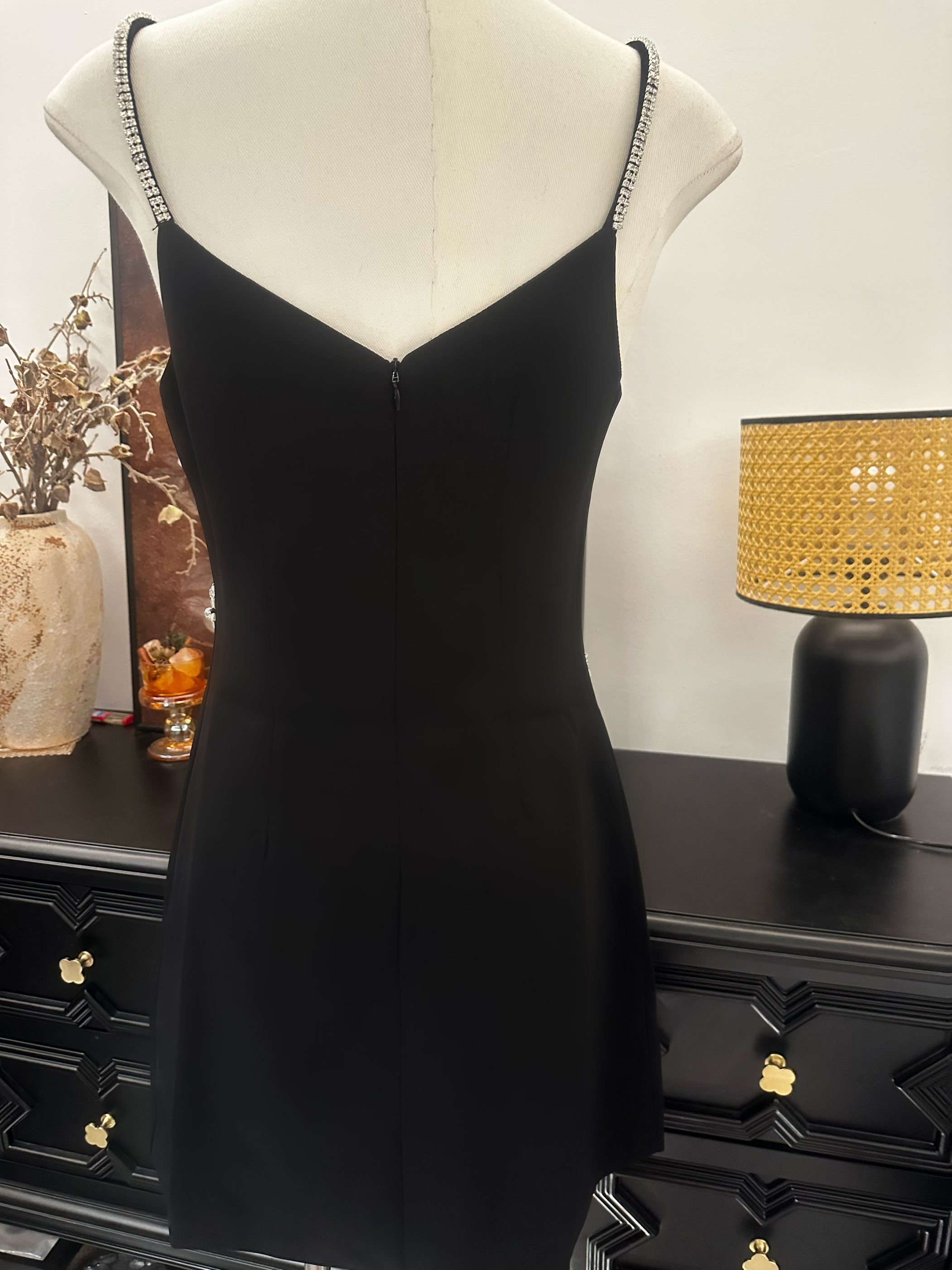 1764441466477_jFLC93