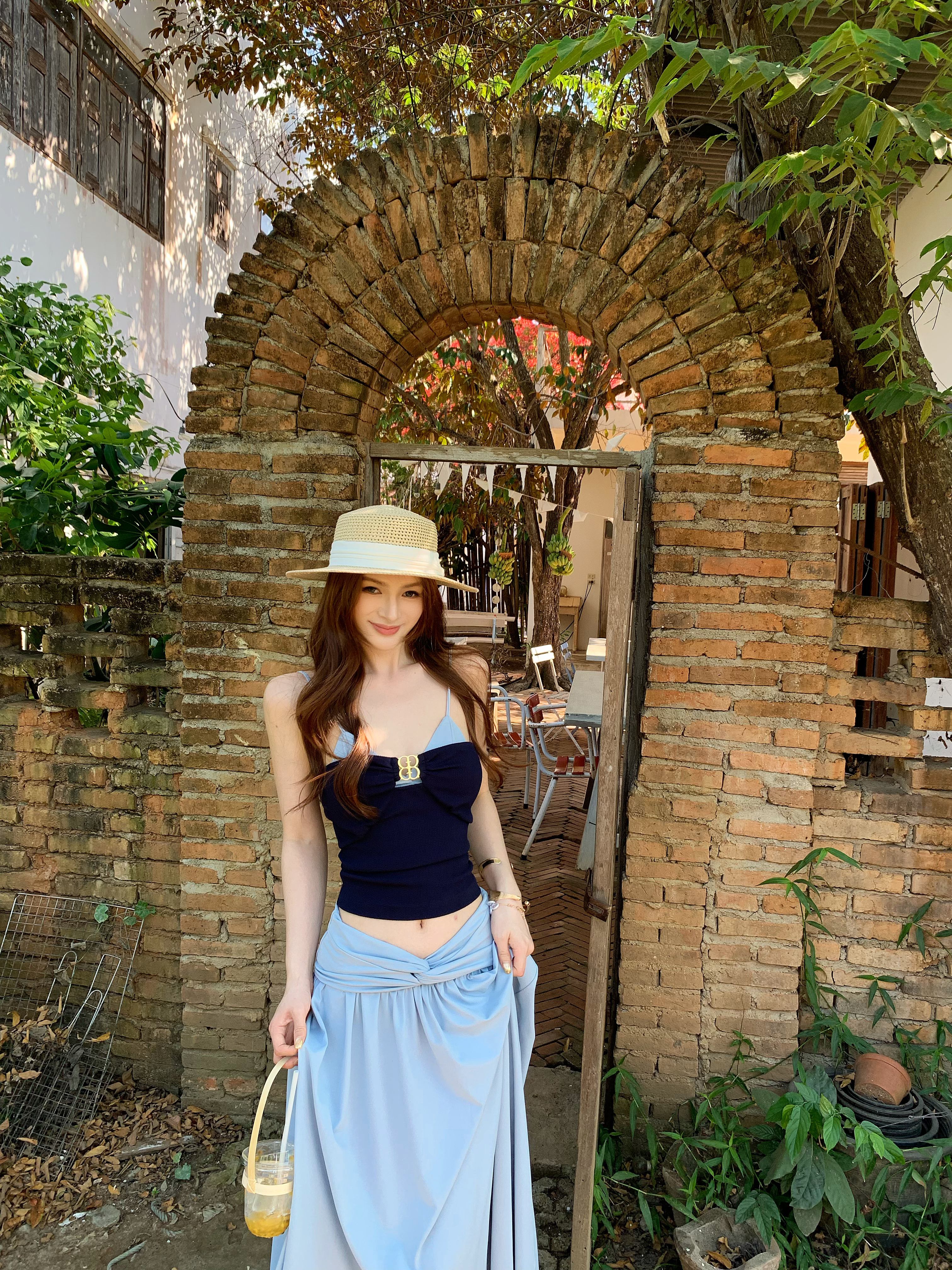 39c23ebde854353a60fb26c4508c34e8