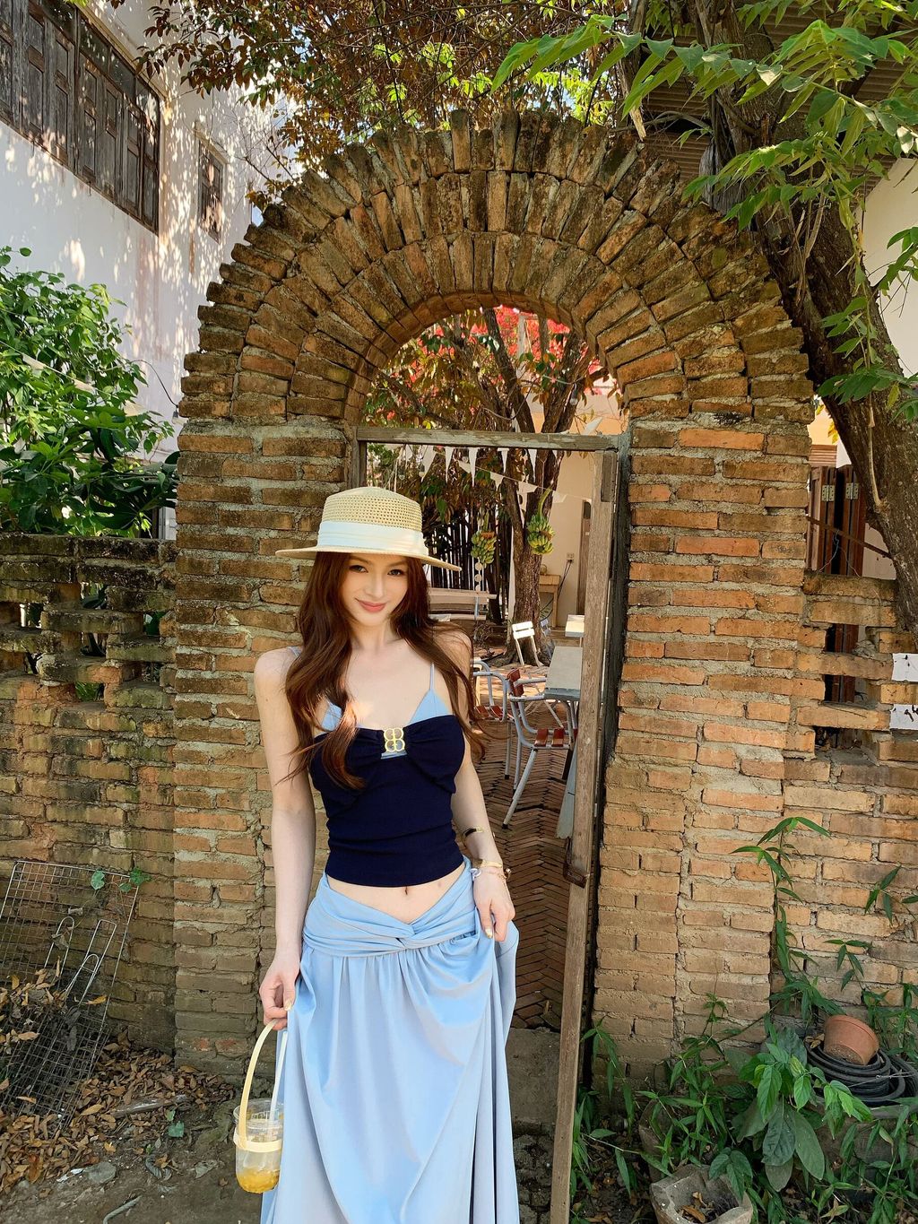 39c23ebde854353a60fb26c4508c34e8