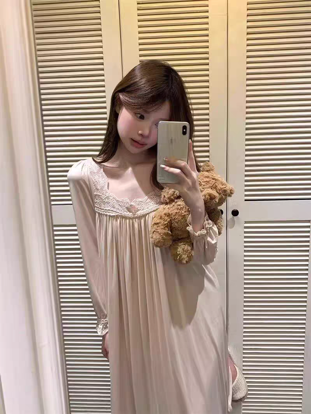 100831379