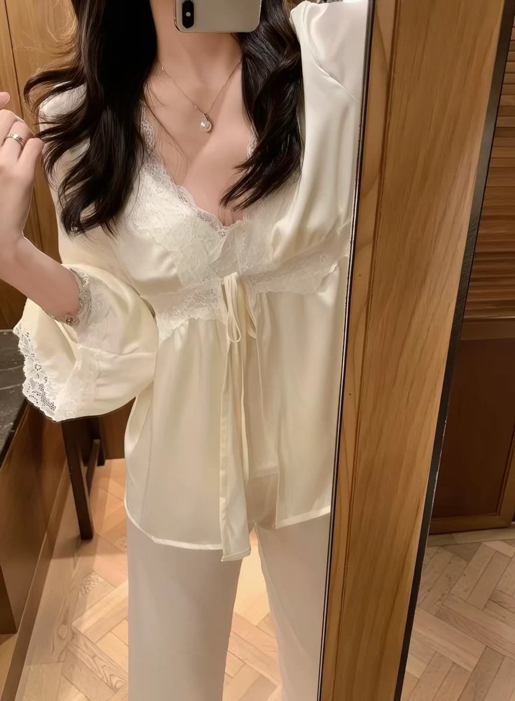100831273