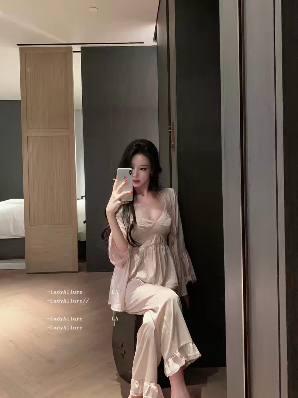 100831548