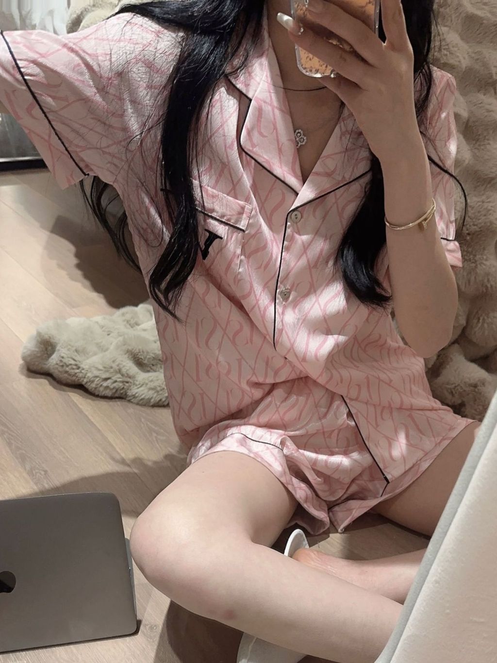 58609772