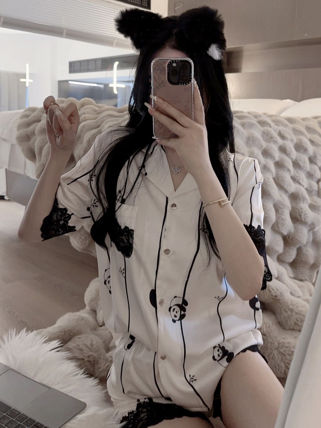 58611581