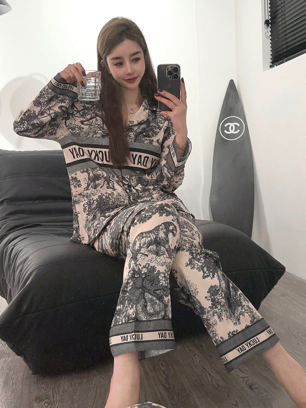 58586729