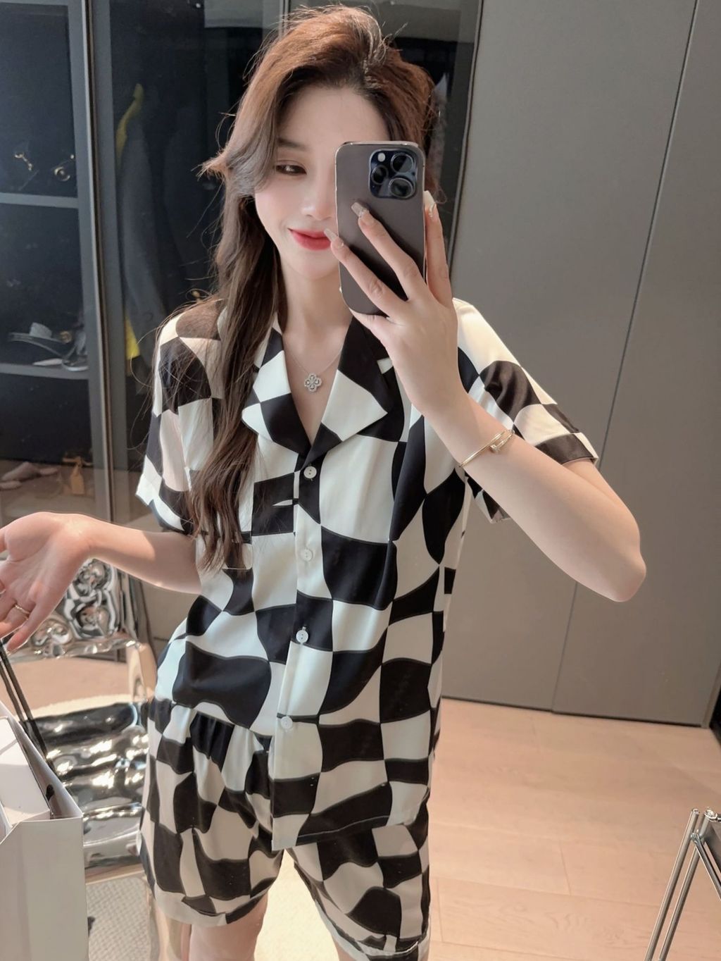 58627540