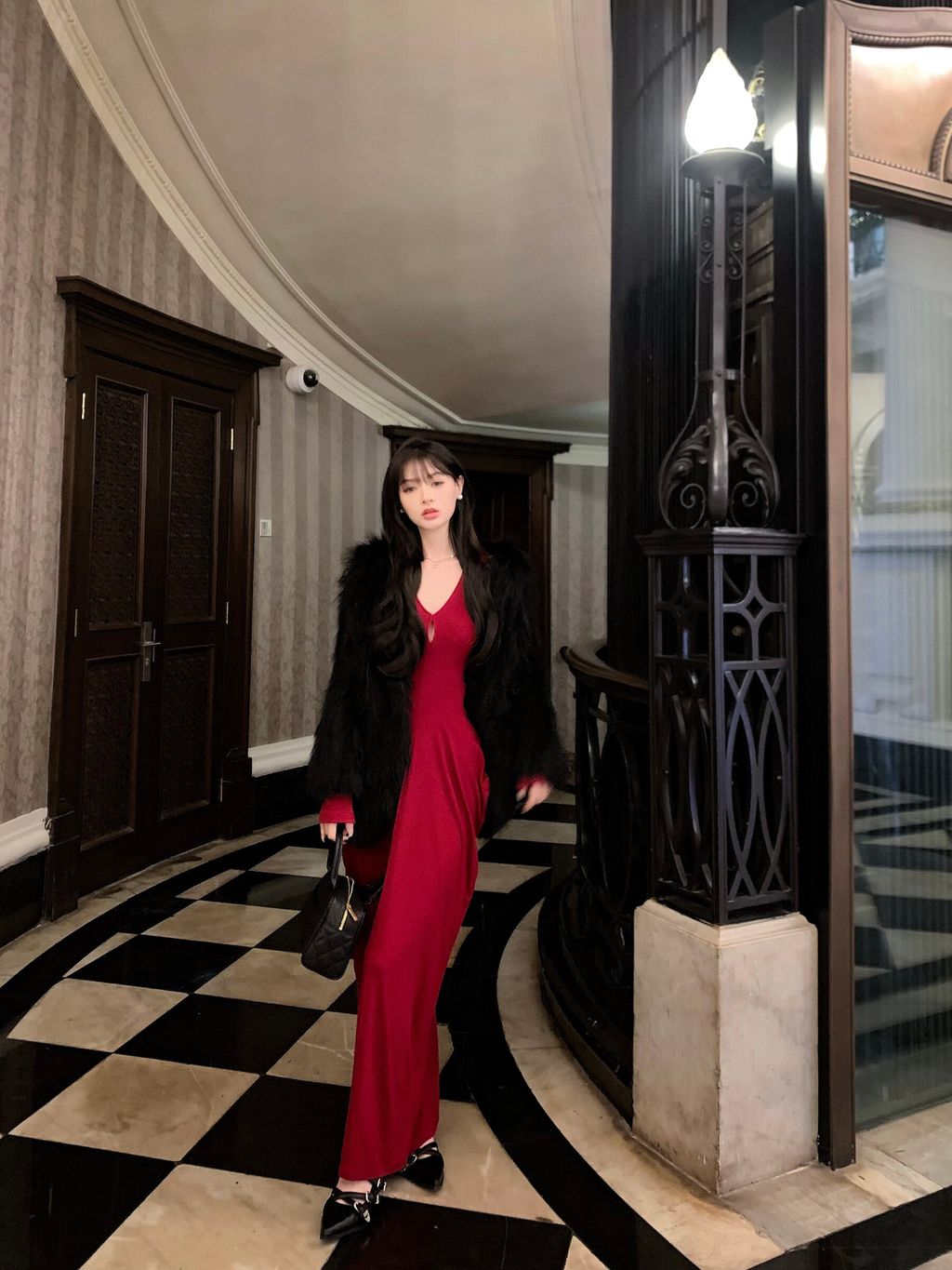 Facetune_04-12-2023-21-44-48