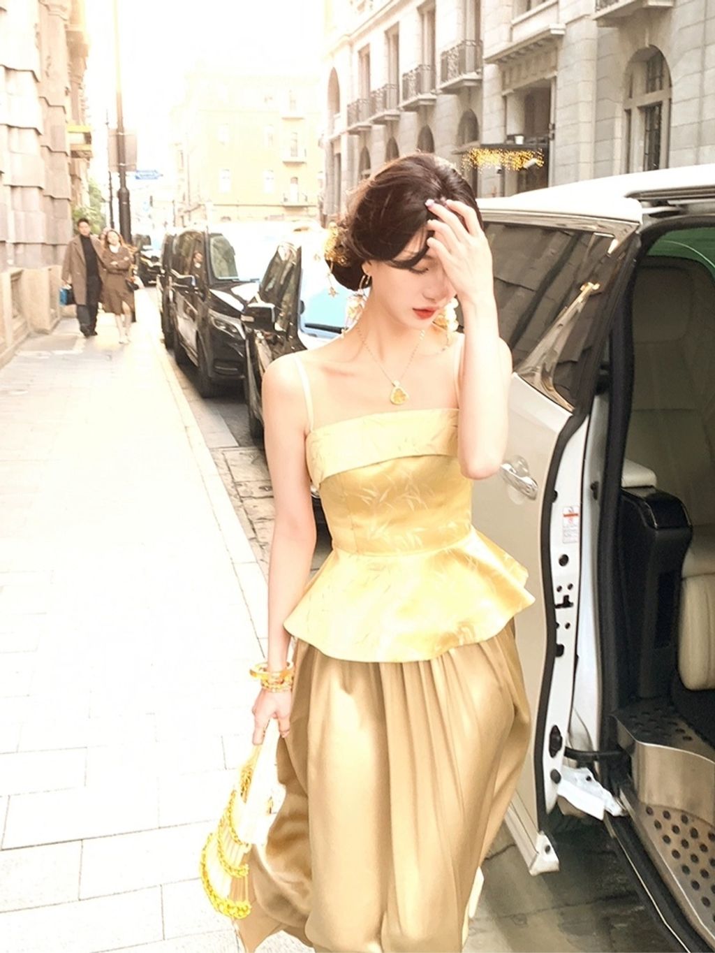 1746681358942_edit_406342996598324