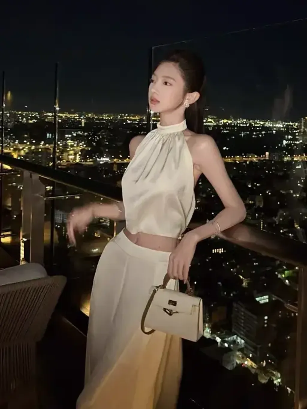 15304081 (1)