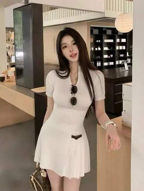15303070 (1)