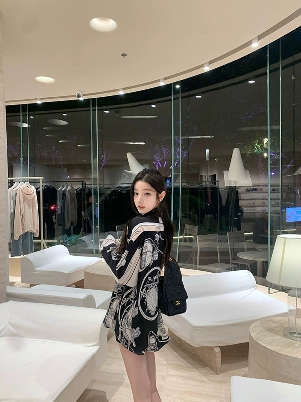 1754143933917_edit_235957799046132