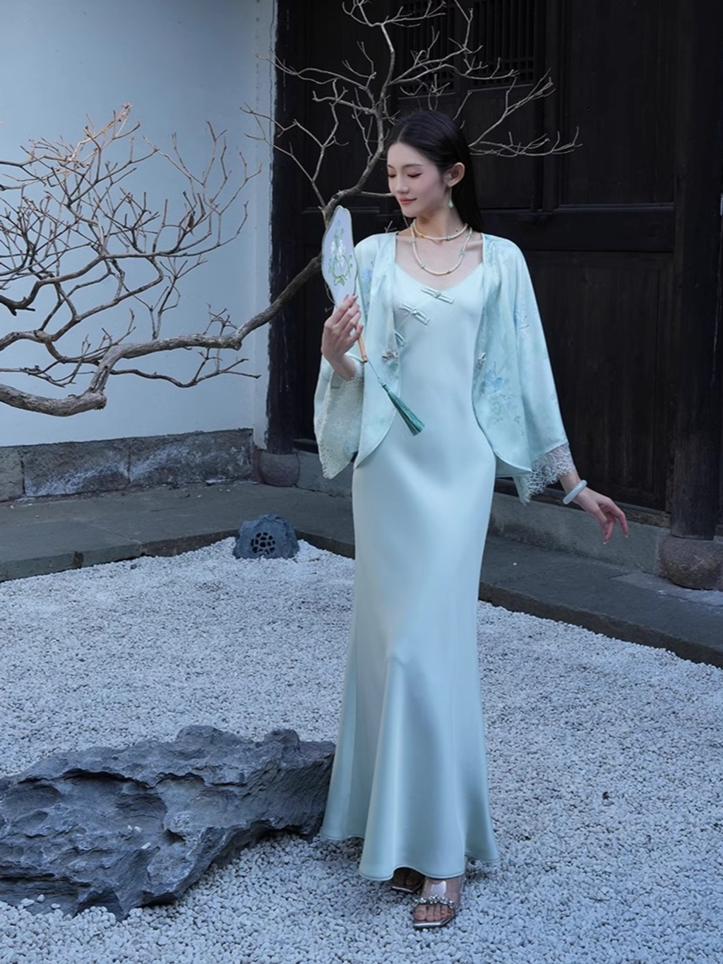 vvic_288f76ed1c412313b2f7054c7b273db9_edit_529281379956738