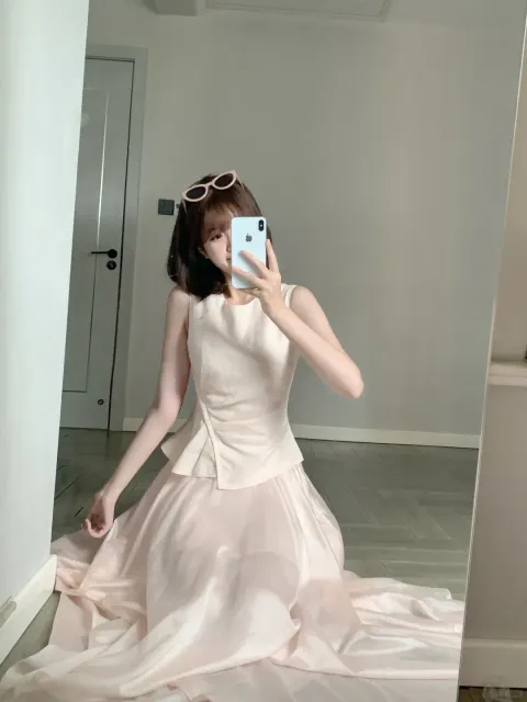 mmexport1759997860699