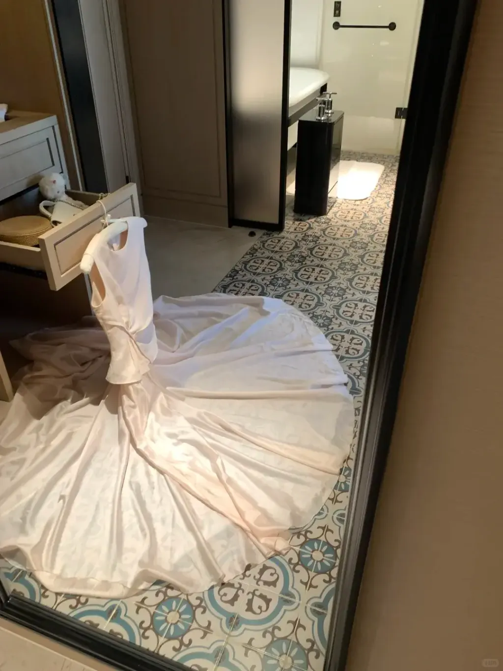 mmexport1759997845450