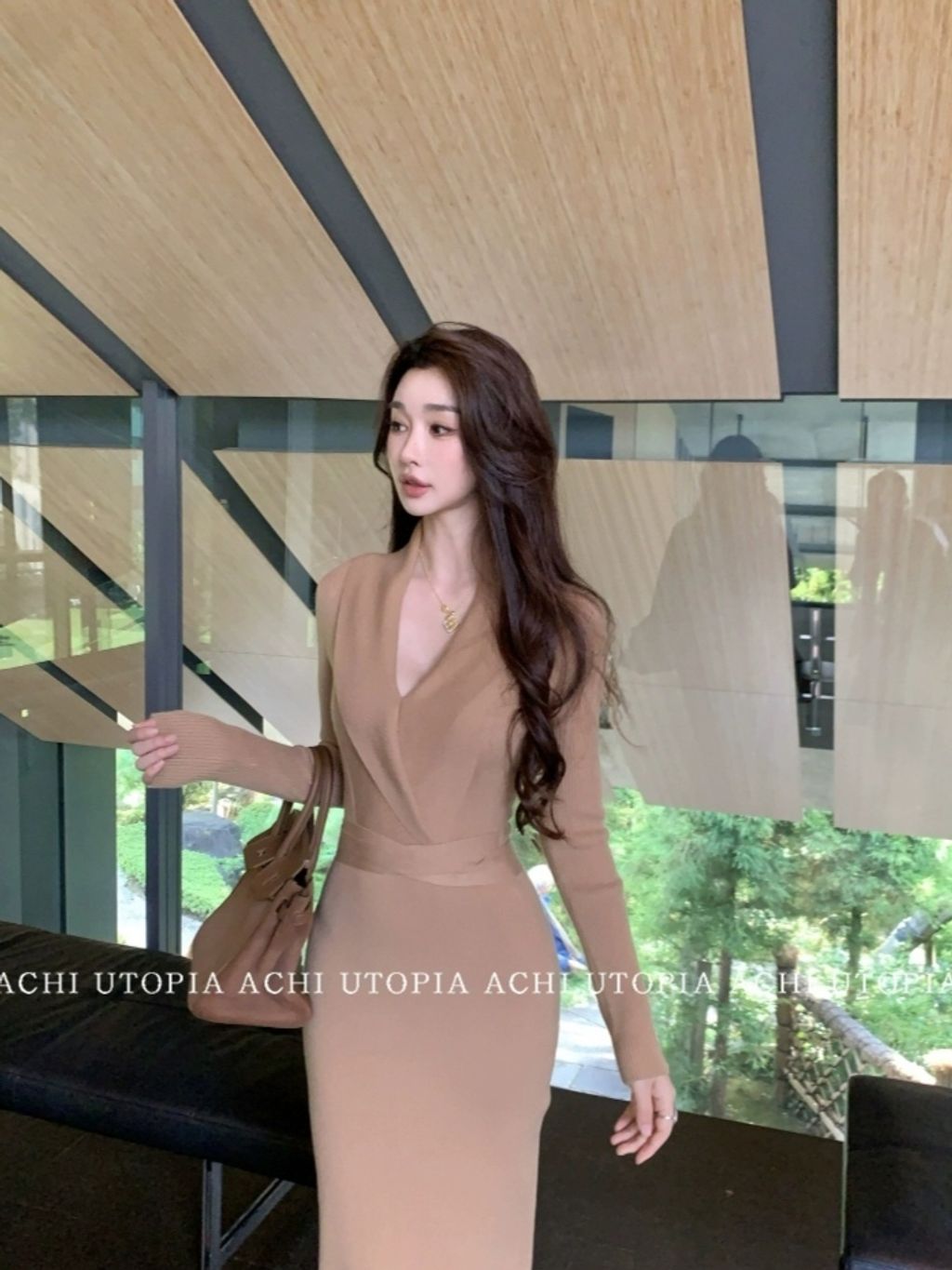 1762592034375_edit_1374613104059007