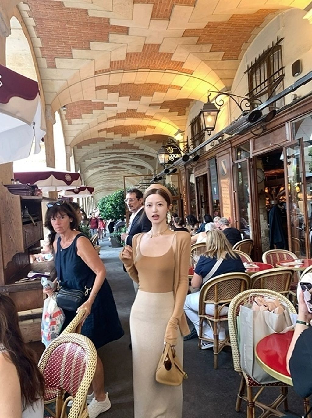 1763020446778_edit_1372936879766573