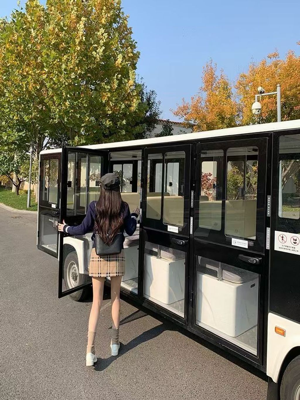 mmexport1764414438793