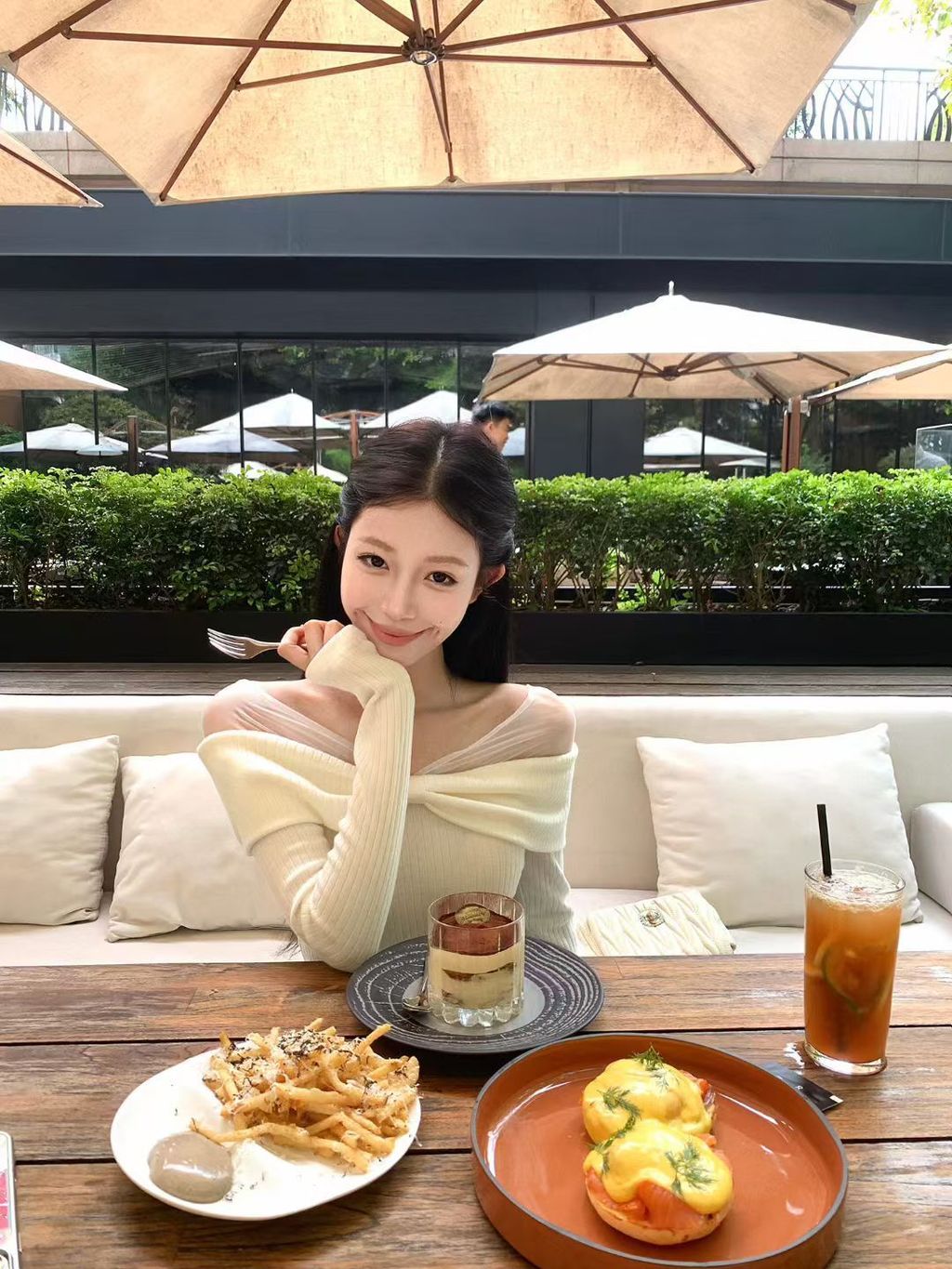 mmexport1764414462807