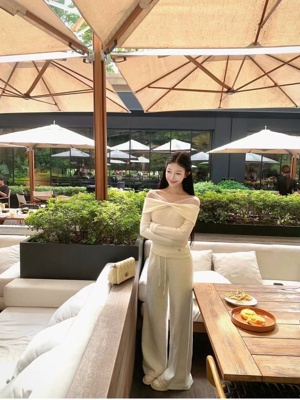 mmexport1764414464422