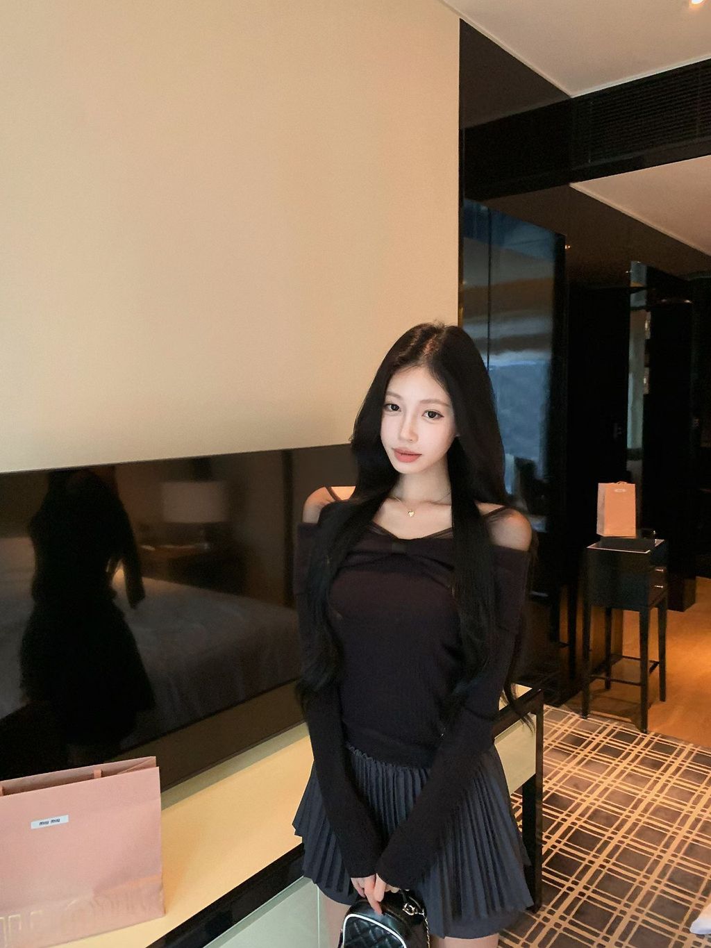 mmexport1764414481869