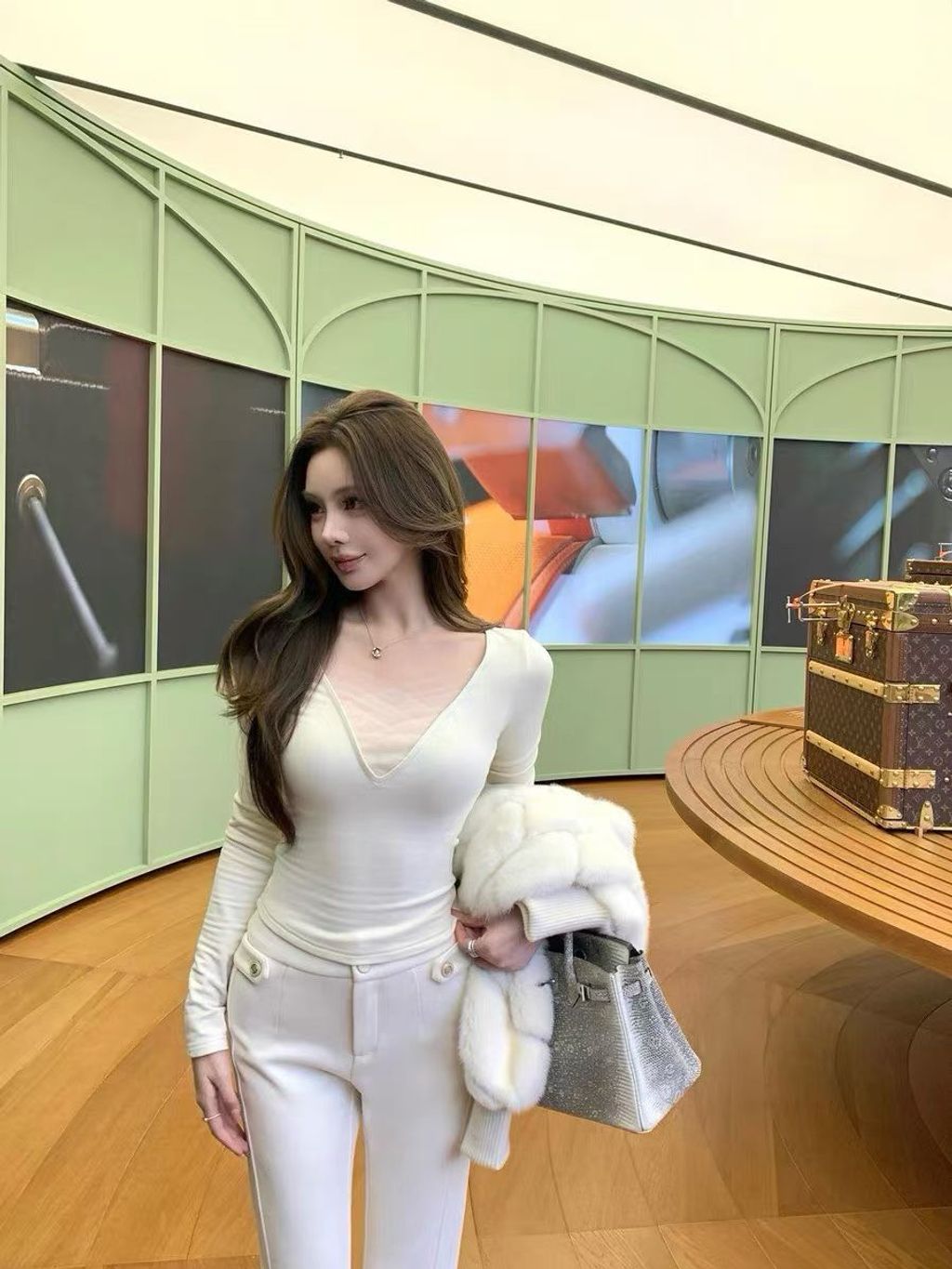 mmexport1765421789765