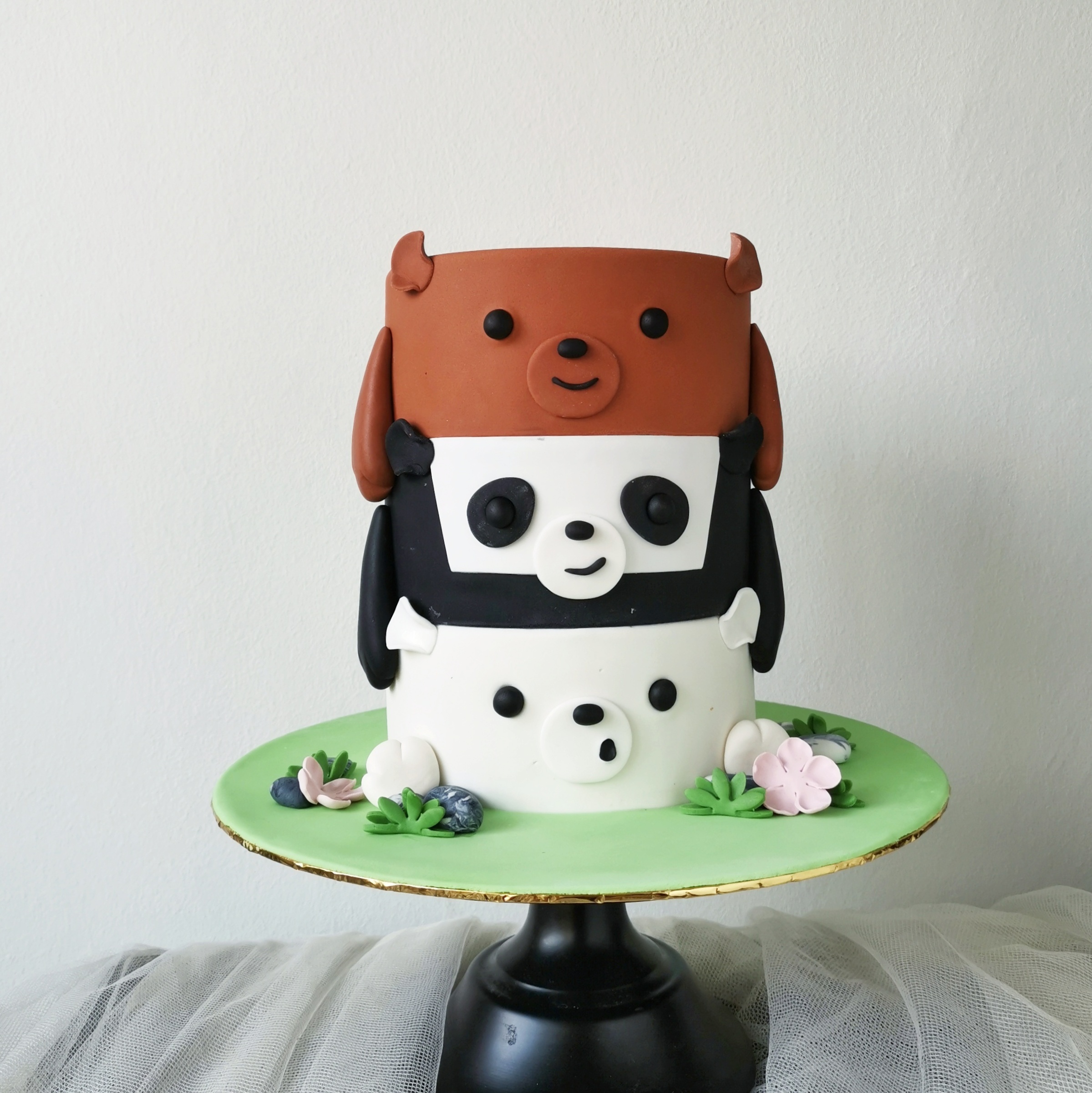 We Bare Bear Floral Cake – Honeypeachsg Bakery