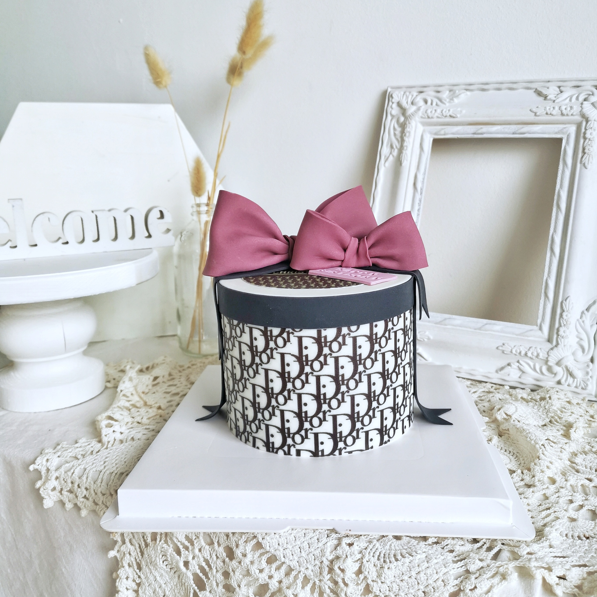 Dior theme cake