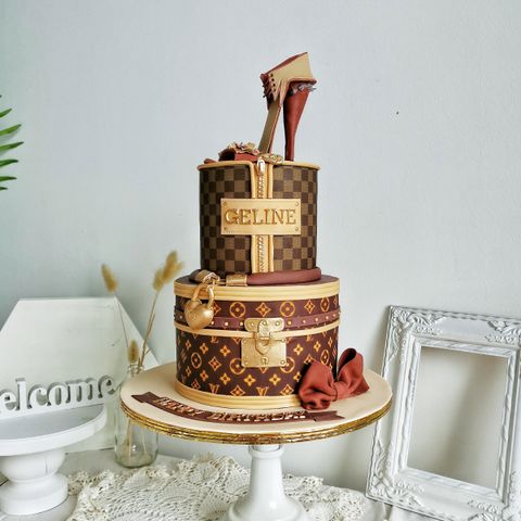 VL Luxury Bag theme 2 tier Cake