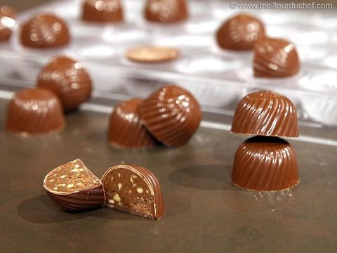 chocolates-praline-filling-640.jpg