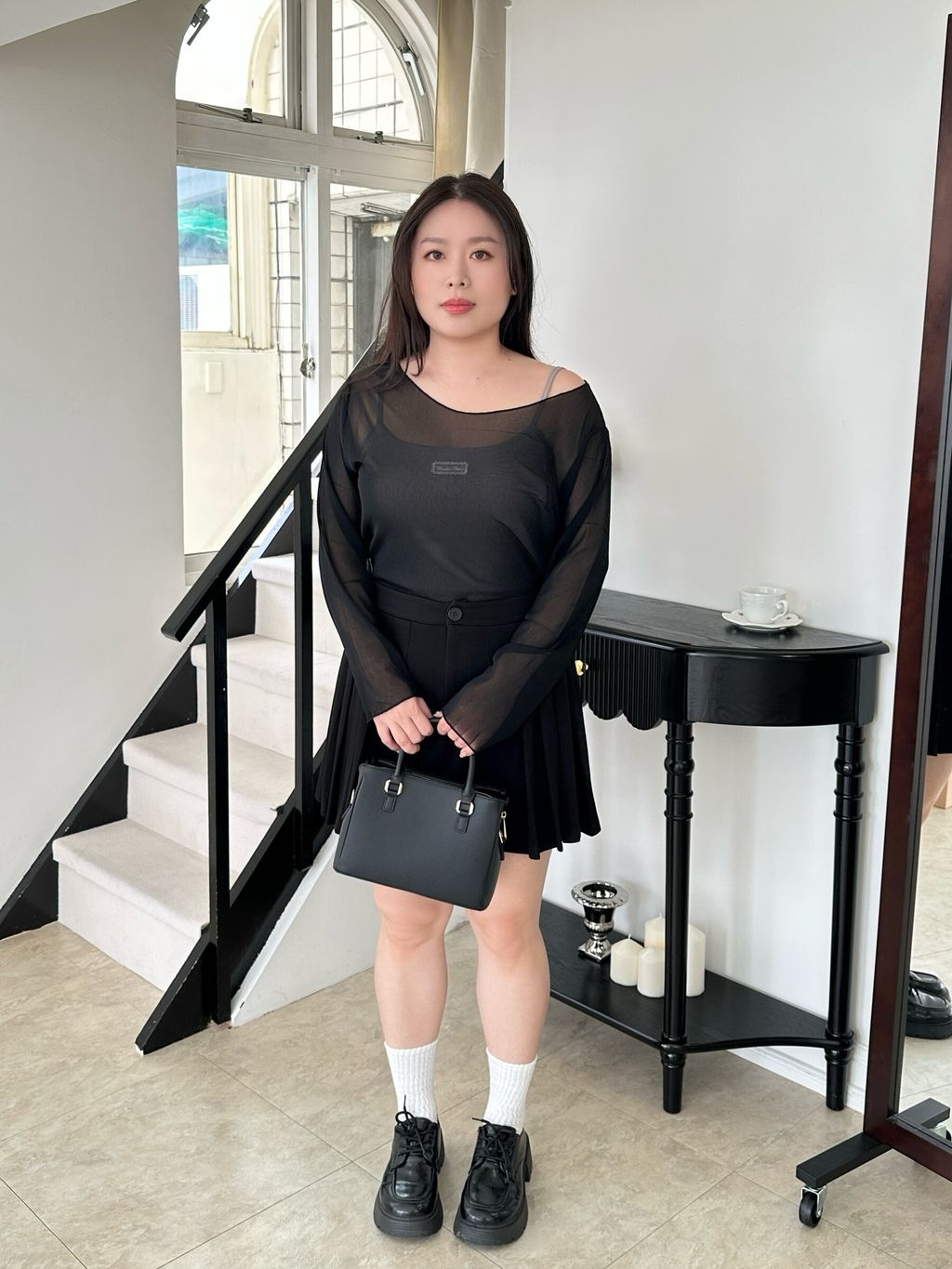 透膚圓領滾邊長袖上衣 (12)