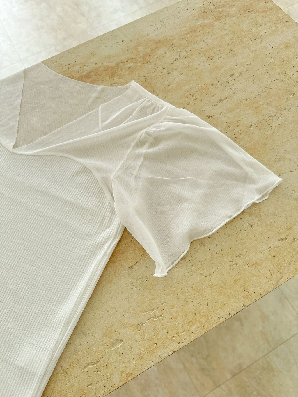 (台灣製)桃心V領荷葉袖上衣 (7)