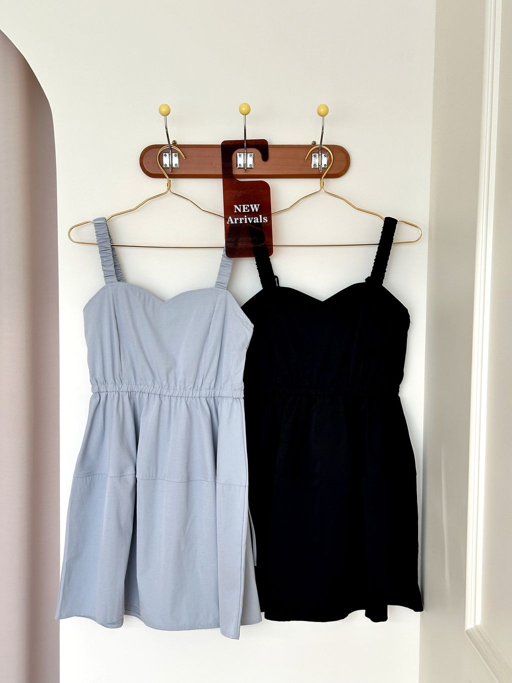 愛心領吊帶洋裝 (1)