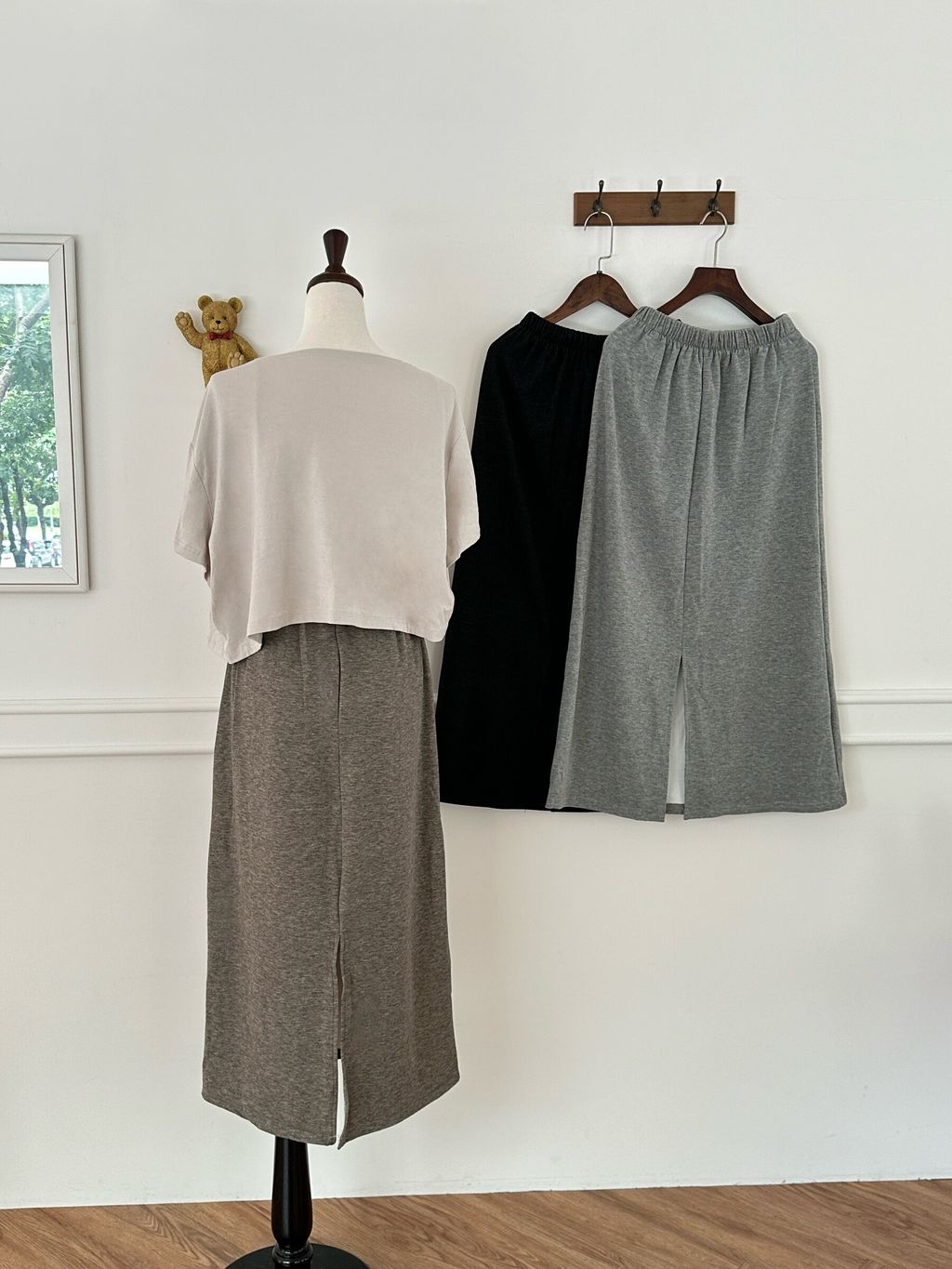 後開衩羊絨長裙 (8)