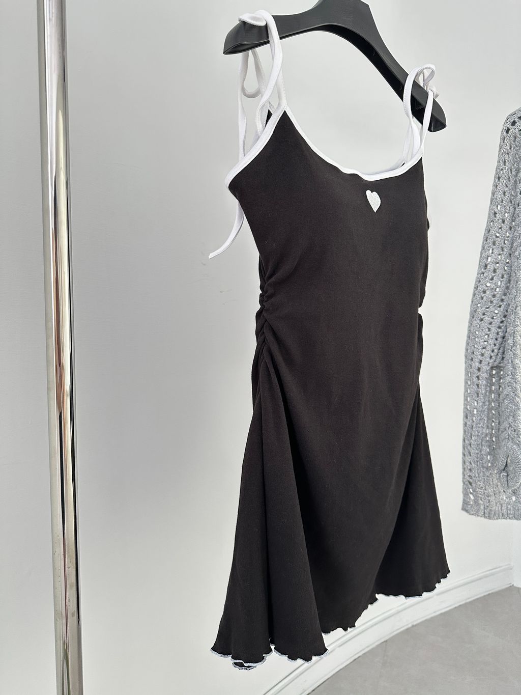 (正韓)愛心綁帶連身裙 (2)