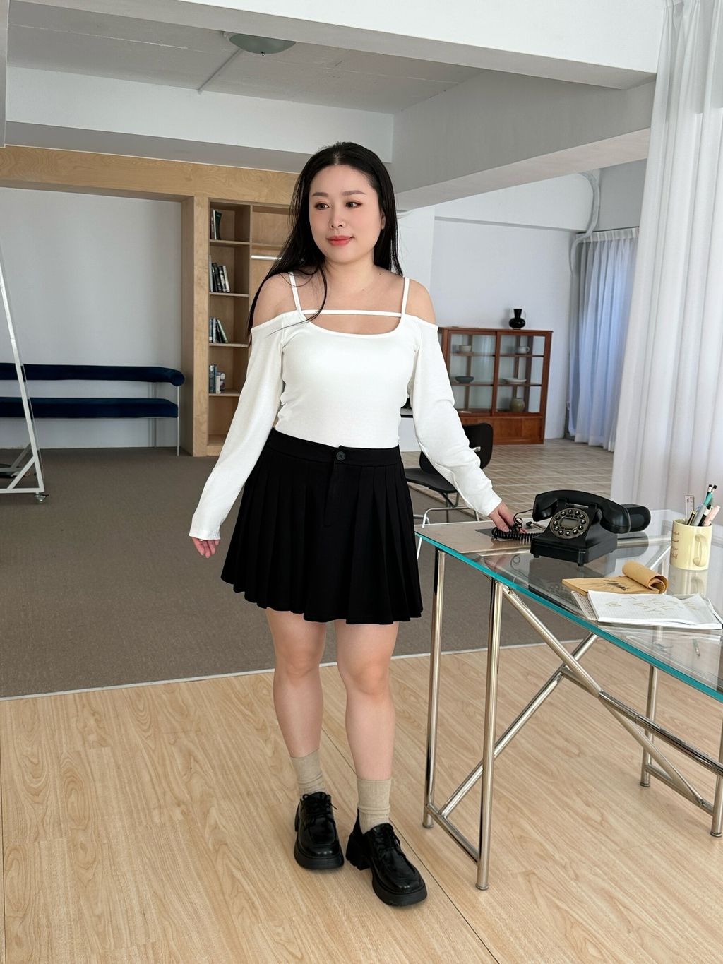 (正韓)吊帶一字領長袖胸墊上衣 (11)