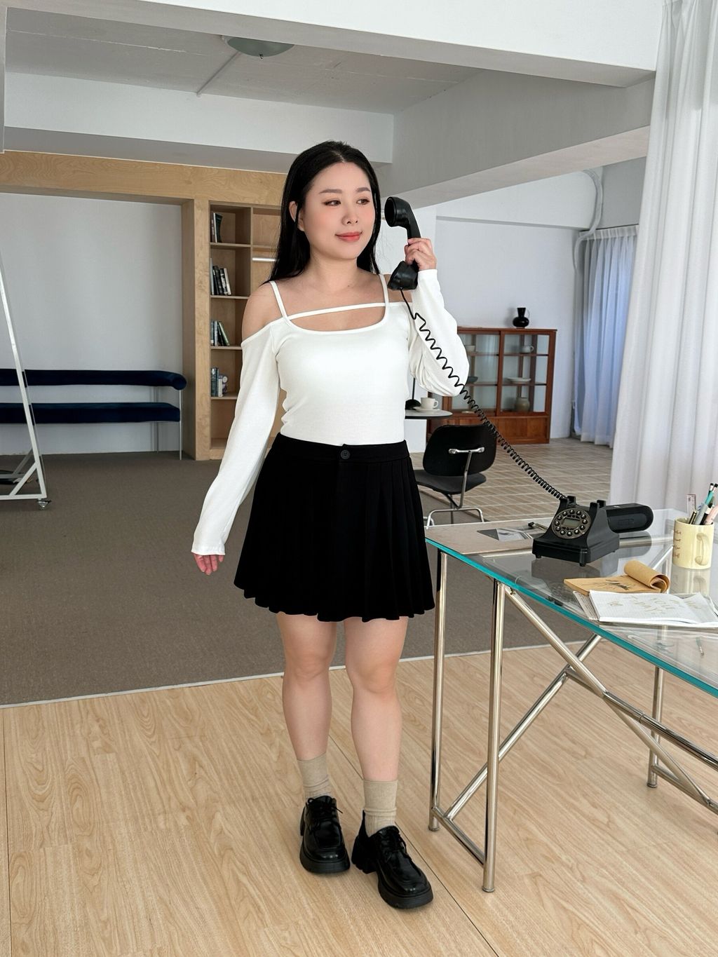 (正韓)吊帶一字領長袖胸墊上衣 (12)