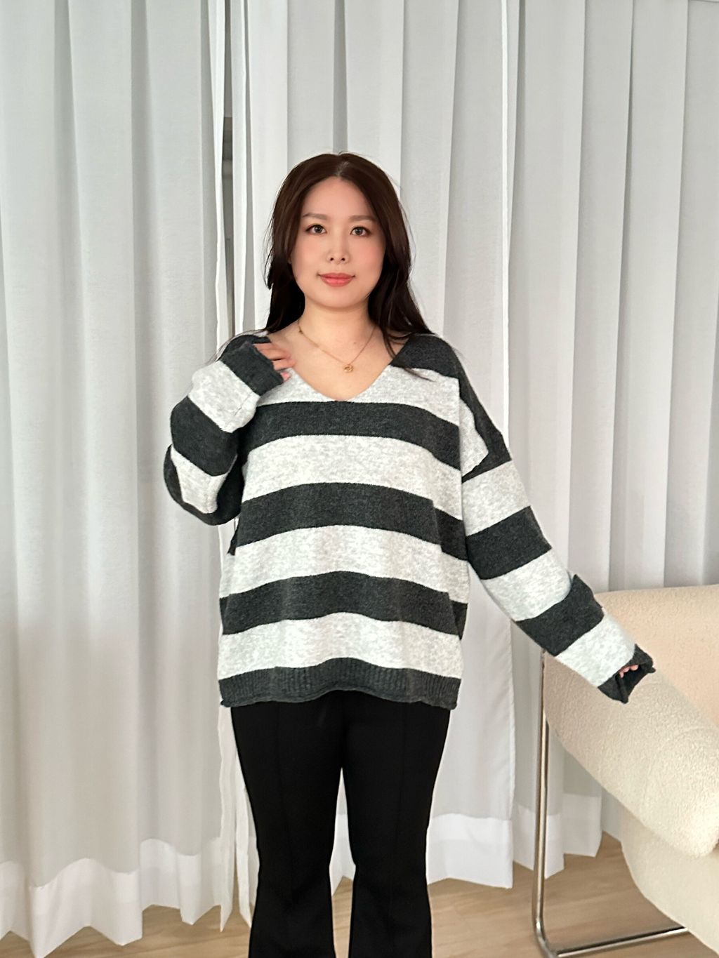 V領撞色條紋長袖寬版毛衣 (9)