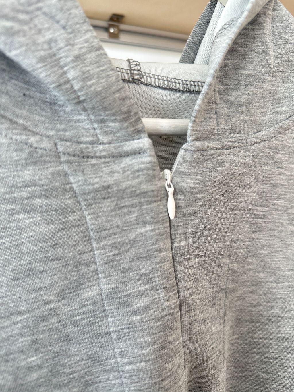 抽繩收腰連帽 V 領顯瘦短洋裝 (2)