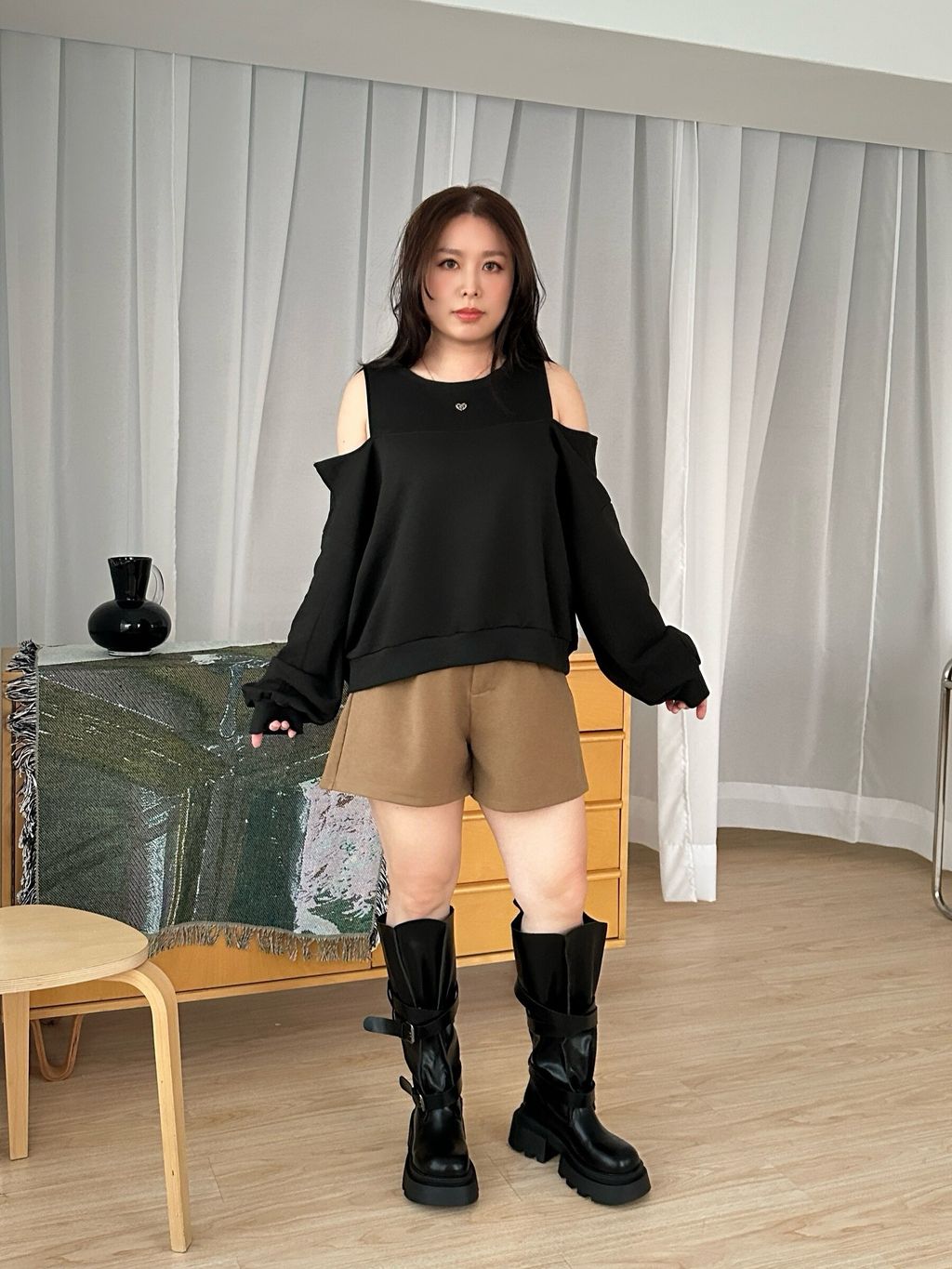 (正韓)圓領雙肩挖空寬版大學TEE (13)