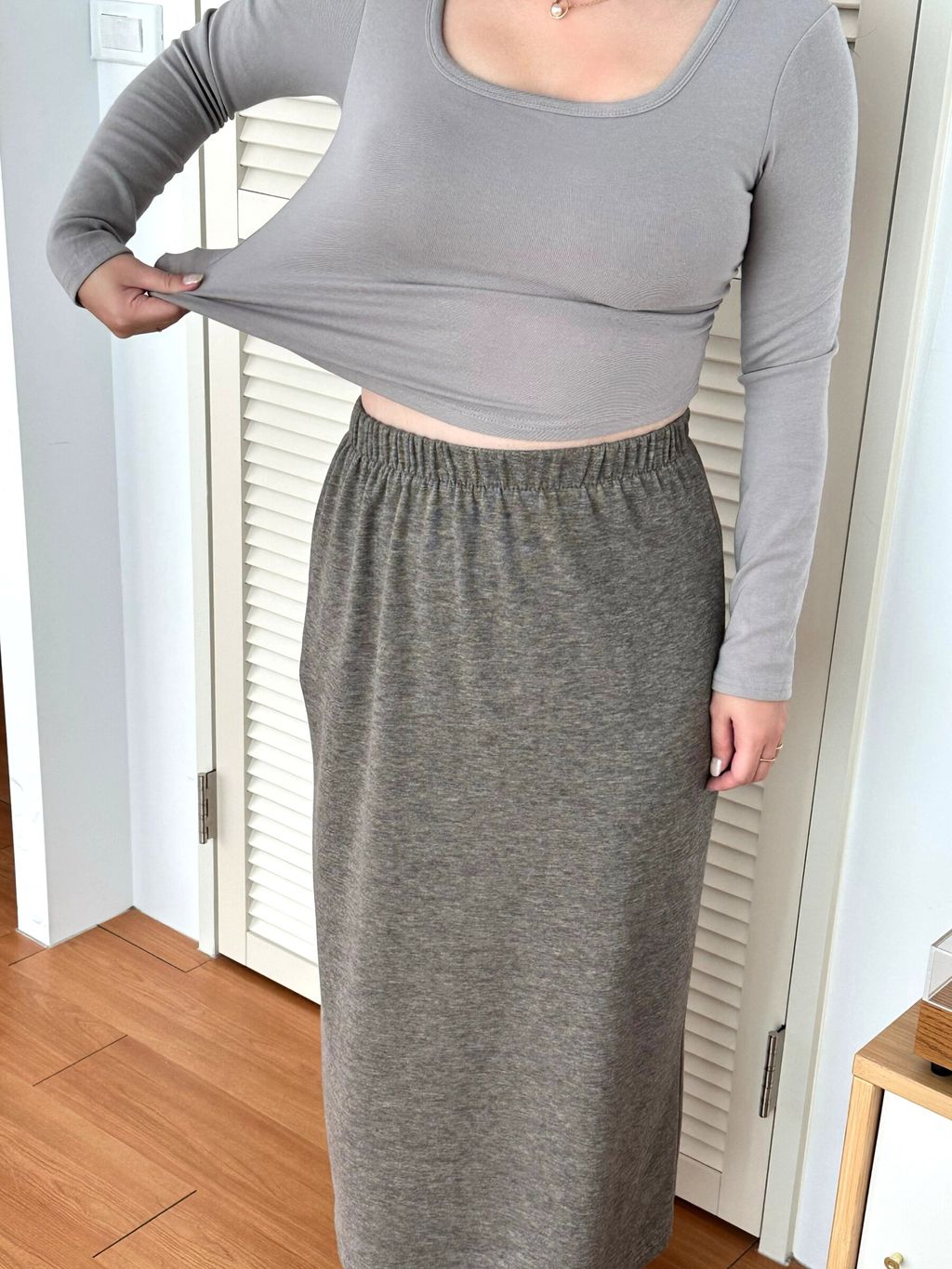 方領長袖側抓皺胸墊上衣 (6)