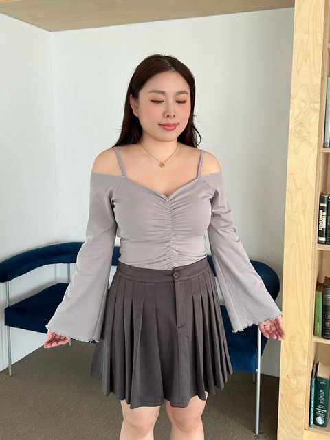 (正韓)抓皺V領喇叭袖胸墊上衣 (16)