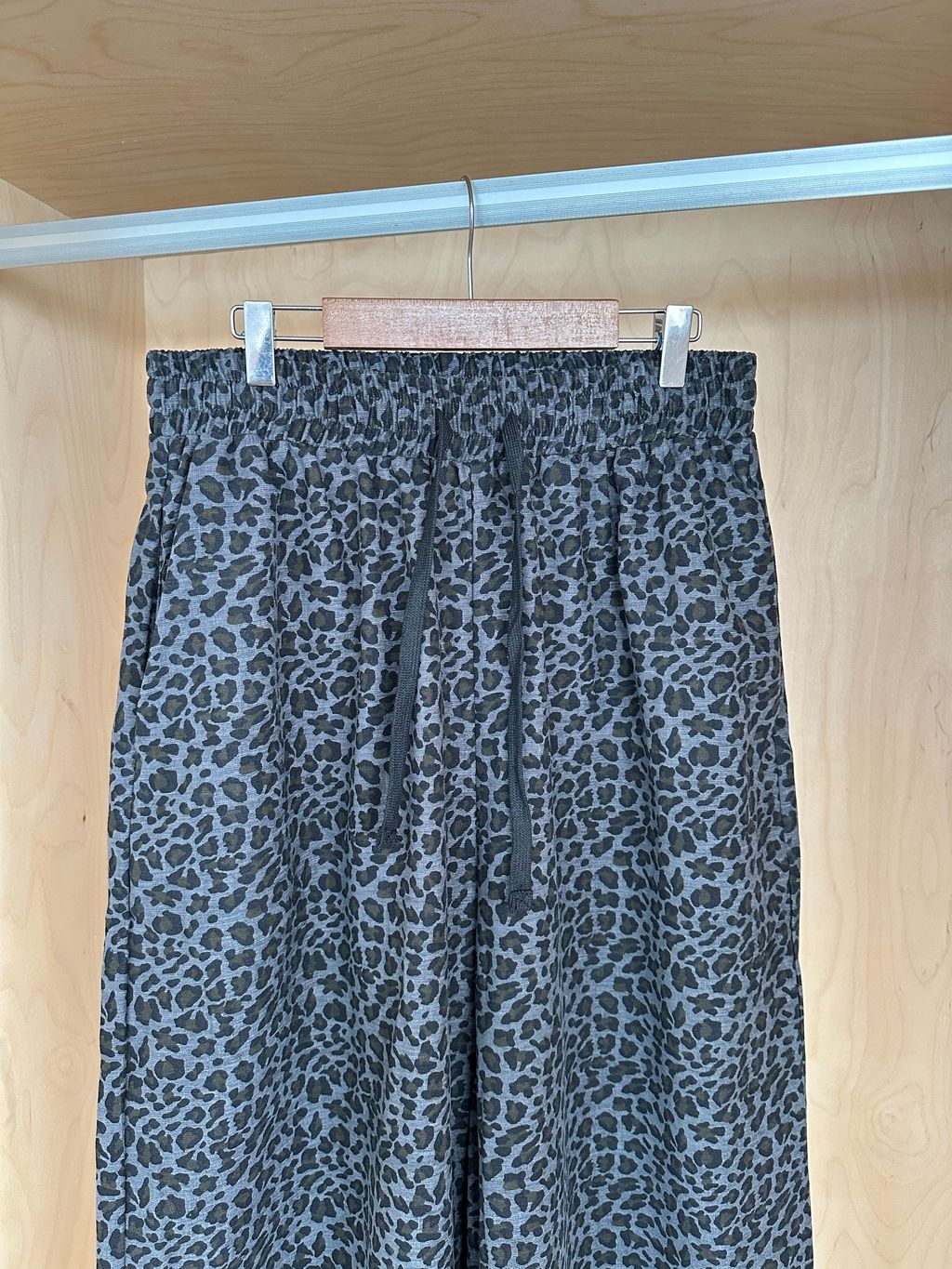 抽繩豹紋寬褲 (2)